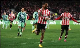  ?? Alex Davidson/Getty Images ?? Ivan Toney celebrates scoring his penalty during the second half for Brentford. Photograph: