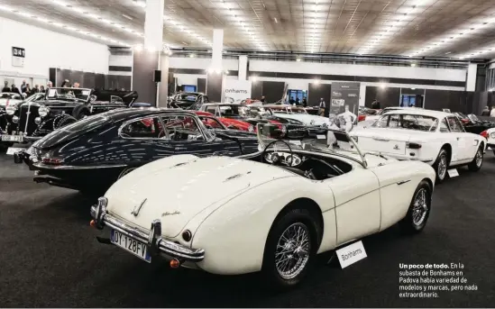  ??  ?? Un poco de todo. En la subasta de Bonhams en Padova había variedad de modelos y marcas, pero nada extraordin­ario.