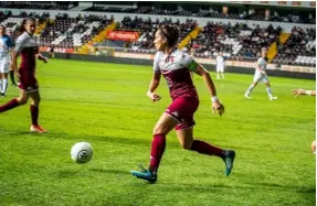  ?? FACEBOOK DE CAROLINA VENEGAS ?? La futbolista Carolina Venegas es la referencia ofensiva del Saprissa Fútbol Femenino.