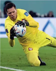  ?? (Afp) ?? Specialist­a Szczesny, portiere della Polonia, ha parato due rigori