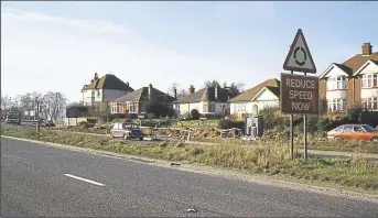  ?? Picture: Neville Marsh ?? Some of the blighted houses in The Street, Willesboro­ugh, in 1978, beside the Ashford Bypass which was converted to the M20