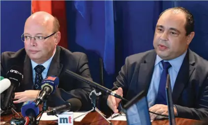  ??  ?? Silvio Valletta (right) addresses a press conference with Police Commission­er Lawrence Cutajar in October 2016.