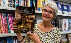  ?? (Photo L.Boxitt) ?? Patricia Civel a présenté son premier ouvrage à la librairie «Les Mandarins».