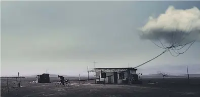  ??  ?? La pel·lícula xilena ‘Hombre eléctrico’ ens trasllada a un poblet desèrtic.