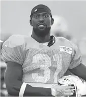  ?? JOE CAVARETTA/STAFF FILE PHOTO ?? Michael Thomas ends his Dolphins career with 191 tackles and one intercepti­on.