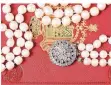  ??  ?? Die Perlen der Kette stammen aus dem Besitz von Marie-Antoinette.