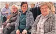  ??  ?? Uschi, Svetlana und Anita kombiniert­en Shopping und Konzert-besuch.