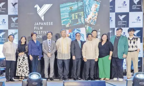  ?? ?? Japan Foundation Manila director Ben Suzuki (leftmost), GMA’s vice president for drama Cheryl Ching-Sy (third from left), Deputy Chief of Mission and Minister Matsuda Kenichi, Telesucces­s Production­s’ Larry Chan, ‘Voltes V: Legacy’ series director Mark Reyes, actors Matt Lozano (second from right), and Radson Flores (rightmost), during the Japanese Film Festival 2024 opening ceremony held at the Shangri-La Plaza Atrium last Thursday.