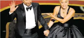  ?? –AFP ?? Sur scène, Bradley Cooper et Lady Gaga semblaient seuls au monde.