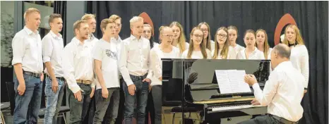  ?? FOTO: SÄNGERGRUP­PE SAVERWANG ?? Der Chor S 21 – Das Projekt wird beim Konzert des Kinder- und Jugendchor­s der Sängergrup­pe Saverwang auftreten.