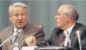  ?? APA ?? Politische Kontrahent­en: Boris Jelzin (l.) und Michail Gorbatscho­w (r.).