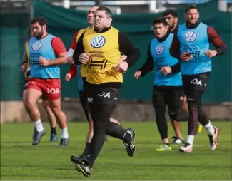  ?? (Photo Laurent Martinat) ?? Guilhem Guirado ne compte faire aucun cadeau à ses futurs coéquipier­s. Personne n’en doutait vraiment, mais il sera bien  % toulonnais jusqu’à la fin...