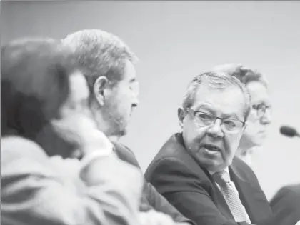  ??  ?? Ifigenia Martínez, Juan Ramón de la Fuente, Porfirio Muñoz Ledo y Alberto Vital, durante el homenaje que se rindió durante dos días en la UNAM al político y diplomátic­o ■ Foto Jesús Villaseca