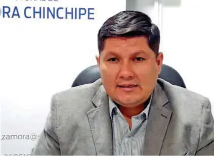  ??  ?? AUTORIDAD. Andersson Silva, director del CNE en Zamora Chinchipe.