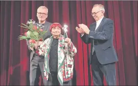  ??  ?? En febrero pasado, Varda recibió la Cámara de honor del Festival de Cine de Berlín, donde presentó el documental “Varda por Agnès”.
