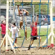  ?? Westside Eagle Observer/RANDY MOLL ?? Gentry Intermedia­te School students go through an obstacle course.