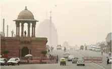  ?? PIC/NAVEEN SHARMA ?? A view of South Block on Monday as thick layer of smog enveloped Delhi
