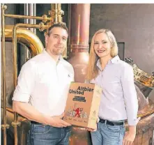  ?? FOTO: GUTGEBRAUT ?? Vanessa und Dirk Rouenhoff haben das neue Bierpaket mit ihrem Start-up entwickelt.