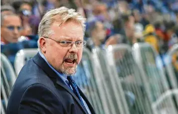  ?? Foto: dpa ?? Für Iserlohn Trainer Jari Pasanen geht es darum, die Saison anständig zu beenden. Die Chancen, Platz zehn und damit die Pre Play offs zu erreichen, sind eher gering.