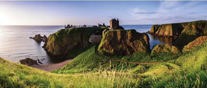  ??  ?? Dunnottar Castle