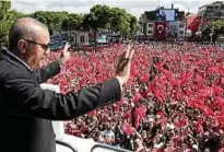  ??  ?? Der türkische Präsident, Recep Tayyip Erdogan, bei einer Kundgebung am Schwarzen Meer. Foto: dpa