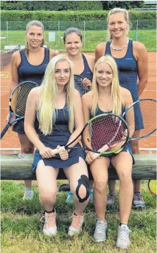  ?? FOTO: PRIVAT ?? Aufsteiger in die Oberliga: Der TC Ravensburg. Hinten von links: Anne Heim, Lena Kempter und Verena Jöchle; vorne von links: Michelle Bader und Elena Rief.