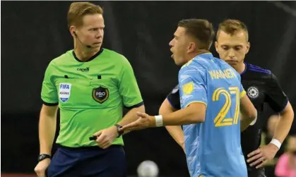  ?? Photograph: Eric Bolte/USA Today Sports ?? MLS last used replacemen­t officials during a 2014 labor dispute.