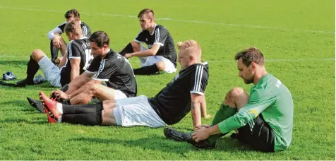  ?? Foto: Fred Schöllhorn ?? Viktoria Augsburg war restlos bedient. Gegen den TSV Bobingen setzte es zu Hause eine deutliche 1:4 Niederlage.