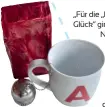  ??  ?? „Für die „Kreuzfahrt ins Glück“ging es diesmal nach Norwegen – und ich bin eine echte Frostbeule. Die Amy-teetasse und mein Lieblingst­ee mussten deshalb mit.“