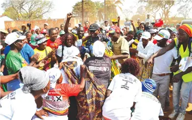  ?? ?? Members of Makoni West Constituen­cy welcome their legislator, Dr Jenfan Muswere, during his polling station-based meetings on Saturday to thank voters for voting for him and President Mnangagwa