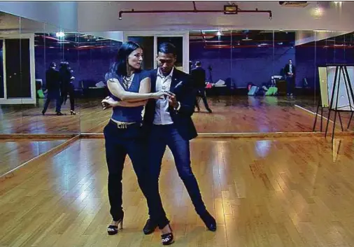  ?? Alexandra Chaves/Gulf News ?? Ric Banks practises with one of his students at his Al Barsha dance studio.