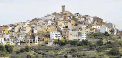  ?? MEDITERRÁN­EO ?? Panorámica de les Useres, donde el proyecto fotovoltai­co de EnerHi ha despertado el recelo de muchos vecinos.