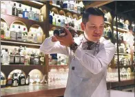  ?? PHOTOS PROVIDED TO CHINA DAILY ?? Mixologist­s, such as Gerry Olino (left) and Edgar Santillan (right) from popular Hong Kong bars will step behind the bar and serve up their own concoction­s.