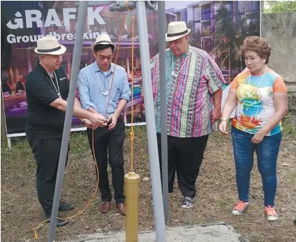  ?? SUNSTAR FOTO / ALLAN CUIZON ?? FOR THE YOUNG. (From left) James Montenegro, country manager of Chroma Hospitalit­y; Francis Gotianun, assistant vice president at Filinvest Hospitalit­y; Charles Brookfield, president of Chroma Hospitalit­y; and LapuLapu Mayor Paz Radaza prepare to...