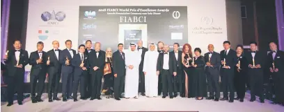  ??  ?? DIIKTIRAF: Tahniah buat para pemaju hartanah Malaysia yang mengharumk­an nama negara pada majlis Anugerah FIABCI World Prix d’Excellence 2018 di Dubai, baru-baru ini.