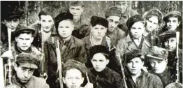  ??  ?? LEFT: World War II partisan fighter Leon Figa ( right) with his son Stewart Figa ( left) and actor Liev Schrieber, who portrayed a member of the resistance in the 2008 film “Defiance.” RIGHT: Leon Figa is in the top row, second from the left. This...