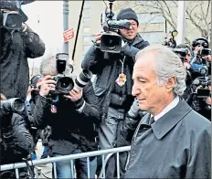  ?? PETER foley/archivo efe ?? • Bernard L. Madoff fue condenado a 150 años de prisión por llevar a cabo estafas financiera­s por décadas.