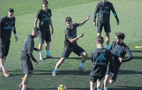 ?? FOTO: EFE ?? El Real Madrid visita Girona y sólo quiere pensar en fútbol, no en la situación política. Un mensaje de normalidad que los dos clubs han lanzado en las últimas horas