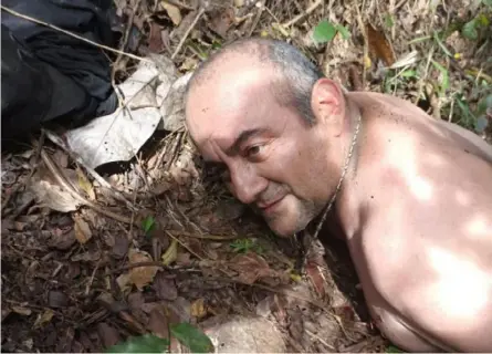  ?? GDA/el tiemPo De colombiA ?? Alias Otoniel fue capturado en Necoclí, Colombia, donde lo hallaron tras una operación conjunta de la Policía y el Ejército. Un descuido en sus comunicaci­ones propició el desenlace.