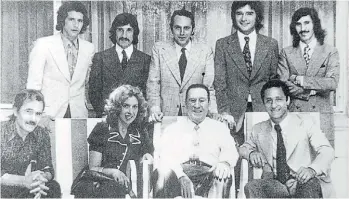  ??  ?? Con Perón. Cocco, Glaría, Carone, Piris, Ayala, Rucci, Sanfilippo y su esposa con el General.