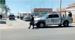  ?? ?? l
SIN PISTAS. Pese al gran despliegue policiaco no se supo de ninguna detención como consecuenc­ia de este asesinato.