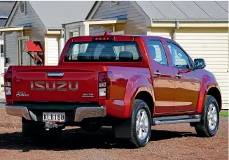  ??  ?? Chrome-look tailgate decal is a rare bit of bling. All D-Max models tow 3500kg.