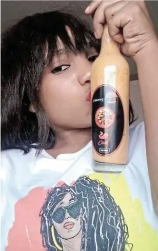  ?? /SUPPLIED ?? Shawdy P broadens her horizon with manufactur­ing her own sauce, Shaudy P sauce.