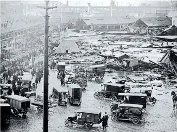  ?? LIBRARY OF CONGRESS PRINTS AND PHOTOGRAPH­S ?? The scene in Boston’s North End on Jan. 15, 1919, after a massive tank of molasses ruptured. The ensuing flood killed 21.