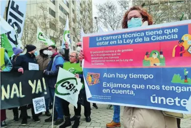  ?? ?? Concentrac­ión promovida ayer por CSIF ante el Ministerio de Ciencia