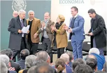  ?? / OLGA CASAS ?? Andrés Manuel López Obrador fue aplaudido durante su evento en la maquilador­a BRP