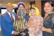  ?? PTI FILE ?? Indian-American Sikh Gurinder Singh Khalsa receives Rosa Parks Trailblaze­r award at a function in Indianapol­is.