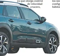  ??  ?? CAMBIOS. Respecto del modelo que conocíamos hasta ahora, el fabricado en Brasil muestra varios ajustes: volante, torpedo y tablero son nuevos. La pantalla táctil ya no es “flotante”. En el exterior, los airbumps son más pequeños.