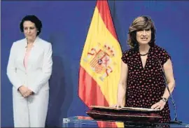  ?? CHEMA MOYA / EFE ?? La ministra Magdalena Valerio (al fondo) y Yolanda Valdeolivo­s