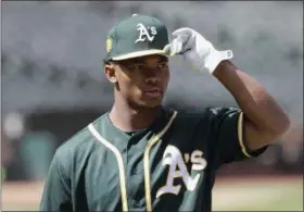  ?? JEFF CHIU — THE ASSOCIATED PRESS ?? Former Oakland Athletics draft pick and Oklahoma Sooners quarterbac­k Kyler Murray has chosen to drop baseball in order to pursue an NFL career.